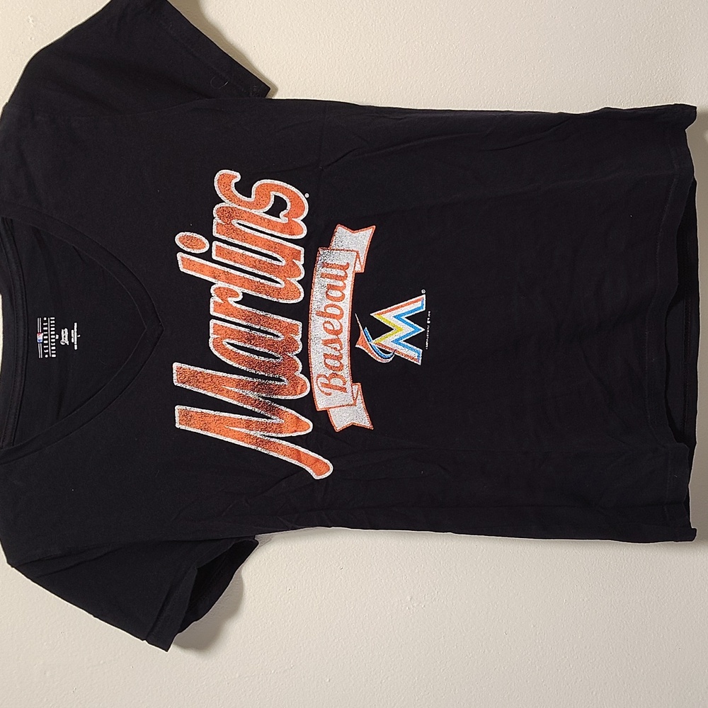 Genuine Merchandise Florida Marlins black v-neck t-shirt size Large